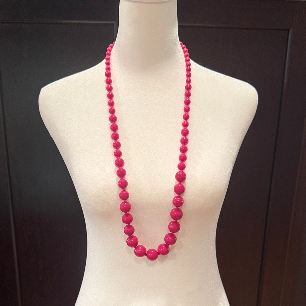 Vintage 1960’s Hot Pink Beaded Necklace